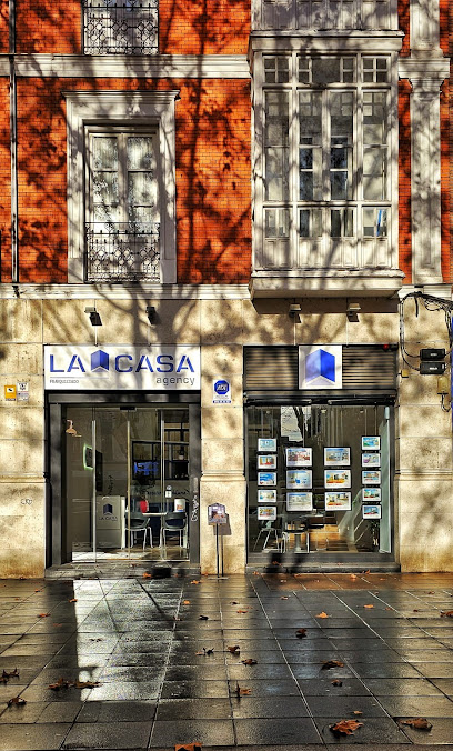 Fachada la casa agency inmobiliaria - punto paseo zorrilla. valladolid centro